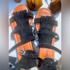 Cute Minnetonka Black Suede Fringe Sandals